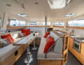 The deck saloon concept for the interior fittings provides for a raised seating area. The all-round window strip allows a panoramic view even when seated.