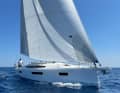 Une présence forte. Avec le Code Zero, la Française se montre dynamique, même par vent faible comme lors du test YACHT.
