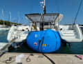On catamarans, the lifting bag "the Blob" is positioned at the stern below the deck.