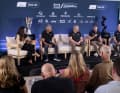 Kimberlee Ritchie moderierte die Pressekonferenz mit SailGP-CEO Sir Russell Coutts, American-Magic-CEO Mike Cazer, Rockwool Racings Steuermann Nicolai Sehested und Terry Hutchinson.
