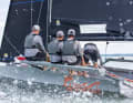 The mainsheet is guided via a sheet triangle at the stern. This is efficient and saves power