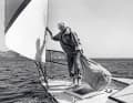 Sail changes on the trimaran took place in a hurry because the ship quickly ran out of control without an autopilot