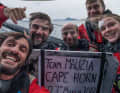 Das Malizia-Segelquartett und An-Bord-Reporter Antoine Auriol vereint vor Kap Hoorn