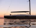 Le plan de voilure doit refléter le caractère de course du yacht, mais des détails concrets sur les surfaces et les configurations de voiles possibles sont jusqu'à présent encore sous clé.