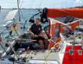 Christian Sauer sta mettendo a punto il suo "Argo" a Papeete, Tahiti, in attesa dei risultati dei test.