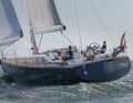 Die Contest 50 CS ist unter Segeln eine kraftvolle Erscheinung