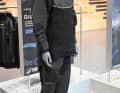 La couche extérieure est un smock et un bib. La série Offshore Pro comprend également un débardeur spray ainsi qu'une sous-veste et un pantalon.