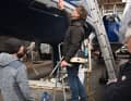 A suspected orca attack caused severe damage to the "Meu". Nils Leutloff is an expert and assesses the damage.