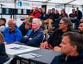 Steuermanns-Briefing im Zeichen rauer Wetterprognosen.