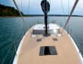 Vorne flach. Die GT6 ist die kleinste Yacht  mit einem Flushdeck  vor dem Mast. Alle Luken sind bündig eingebaut