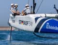 Erik Heil et l'équipe Germany SailGP en action au large d'Abu Dhabi