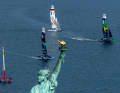 Symbolic photo with the German team at the foot of the Statue of Liberty.