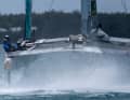 L'équipe italienne Red Bull Italy décolle presque avec son pilote Phil Robertson.