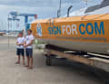 Lennart Burke und Melwin Fink bei der Taufe ihrer Class40 "Sign For Com" auf der Bootswerft Schach