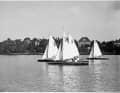 Les navigateurs Hansa et leurs yoles de course de 15 mètres sur la Wakenitz - un plaisir insouciant jusqu'au début des années 1930