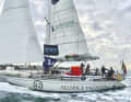 Die Swan 53 „Sterna/Allspice Yachting“, auf der Ebru Yaral segelt, führt die südafrikanische Flagge. Eine international gemischte Crew nimmt darauf am Ocean Globe Race teil. Das Rennen begann im September 2023 in Südengland und endet dort im April 2024.