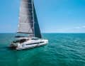 Hohe Markenidentität:  Typisch für Fountaine Pajot sind die fülligen Rümpfe mit negativem Sprung und das markante Deckshaus