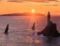 Magischer Sonnenaufgang beim Fastnet-Felsen