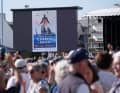 Auf dem Wasser und an Land feiern Freunde, Familie und Fans in Gedenken an Dalin.