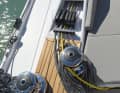 Rassemblés, ils le sont : Il y a deux winchs par côté - l'un peut être électrique, ce qui n'est pas nécessaire, mais utile.