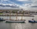 An impressive sight when the "Gorch Fock 2" arrives