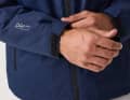 Nevertheless, the cuffs can be adjusted.