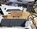 La table de cockpit existe en différentes versions, mais toujours en option. La table n'est pas prévue en standard