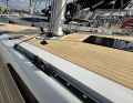 Self-tacking jib or overlapping genoa. The buyer can decide or choose both variants