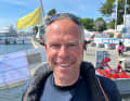 Dirk Ramhorst, directeur sportif de la Kieler-Woche - ici en tant que maréchal bénévole lors de l'Ocean-Race-Fly-by