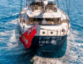 In Bewegung: Die 970 Tonnen verdrängende Alu-Ketsch lässt sich dank innovativer Sail-Handling-Systeme auch allein segeln. Von der 18 Meter langen Flybridge aus haben Eigner Bill Duker und seine Gäste den besten Blick in die Segel