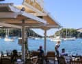 Le bar sur la rive est le meilleur endroit pour le "sundowner".
