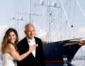 Jeff Bezos e sua moglie Lauren Sánchez trascorrono molto tempo a bordo della goletta a tre alberi, costruita da Oceanco in Olanda e consegnata al fondatore di Amazon solo tre anni fa. | Fotomontaggio: dpa/pa