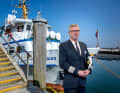Mark Terence Jones parle de sa vocation d'officier des pompes funèbres maritimes dans le podcast de YACHT.