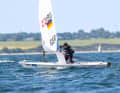 Julia Büsselberg, con il vento a favore, in corsa verso la vittoria di giornata alla Kieler Woche.