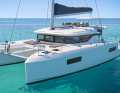 New hull moulds. The designers have given the new Lagoon 43 an extremely large volume, especially in the foredeck