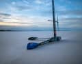 "Horonuku" a établi un nouveau record de vitesse à la voile sur le lac salé australien Lake Gairdner avec une vitesse de 222,43 kilomètres par heure.