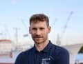 Lennart Burke ha 26 anni, è originario di Stralsund e vive ad Amburgo.