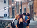 Les jeunes se rencontrent dans le quartier Venezia de Livourne