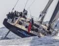 Verdier a doté la poupe, large de 7,20 mètres, d'un double safran en forme de poignard de près de quatre ( !) mètres de long. Pour réduire la résistance, celui situé au vent se lève hydrauliquement.