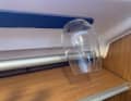 Il supporto magnetico per i bicchieri garantisce un'organizzazione senza fruscii e schegge nella credenza.