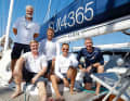 Jürg Schneider, 58 ans (2e à partir de la droite), avec quatre de ses six amis de régate d'antan sur le Swan 65, année 1973.