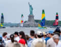 La voile s'est déroulée sous les yeux de la Statue de la Liberté.