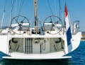 A 2.60 metre long dinghy can be stowed transversely in the stern. The hatch is also the bathing platform and is operated hydraulically