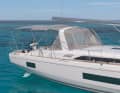 The Targa bar is available on request. It takes the mainsheet track out of the cockpit and also serves as a base for the sprayhood, hardtop and bimini.