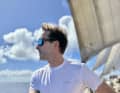 Avec les lunettes Julbo Shield Ocean Master Spectron HD Polarized, la lecture des écrans ne pose aucun problème malgré le filtre polarisant.