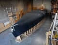 Le bateau a été fabriqué à partir de fibres volcaniques et de résines biologiques...
