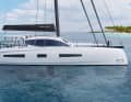 Slim hulls, low freeboard and a wave piercer-style bow. The construction of the Outremer 48 is clearly designed for good sailing performance.