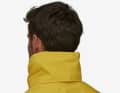 High collar and reflectors for good visibility