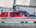 Vue de la cabine de pilotage du yacht d'expédition