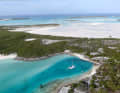 Der Ankerplatz auf Pipe Cay bietet Platz für eine Yacht. Bei Niedrigwasser wird eine große Sandbank sichtbar